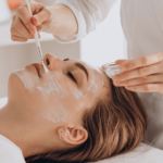 Tratamiento profesional de fitocosmética en centro de estética Qué es la fitocosmética en estética y por qué es tendencia en centros profesionales