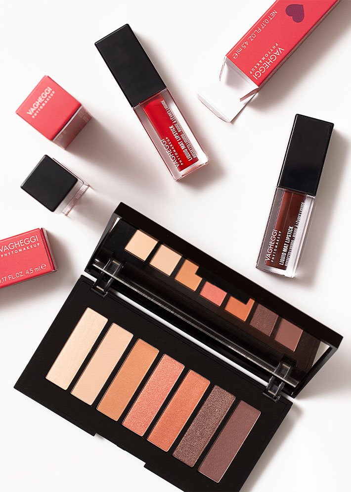 Paleta de sombras y labiales de maquillaje profesional Vagheggi con tonos neutros y cálidos, ideal para uso profesional en centros de estética y salones de belleza