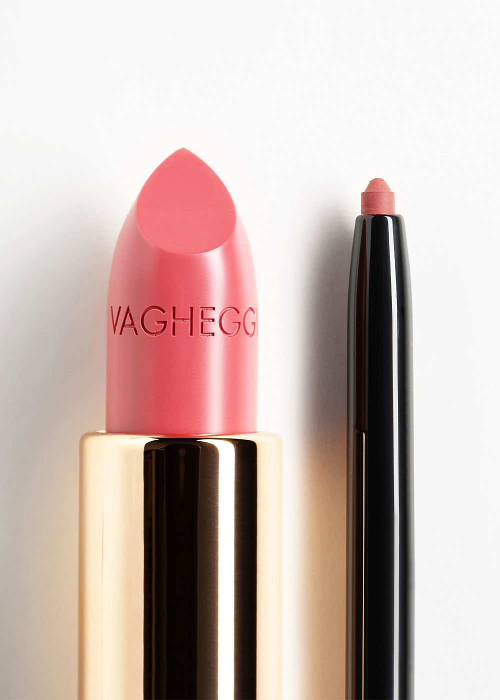Labial rosa natural Vagheggi y lápiz perfilador de labios